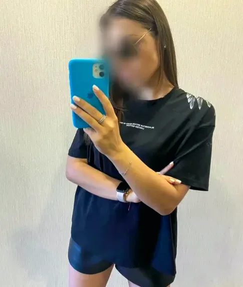 Demi, 27