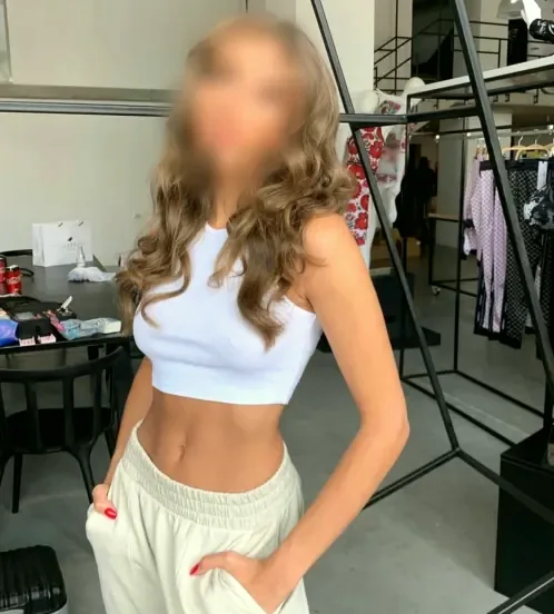 Dilara, 33