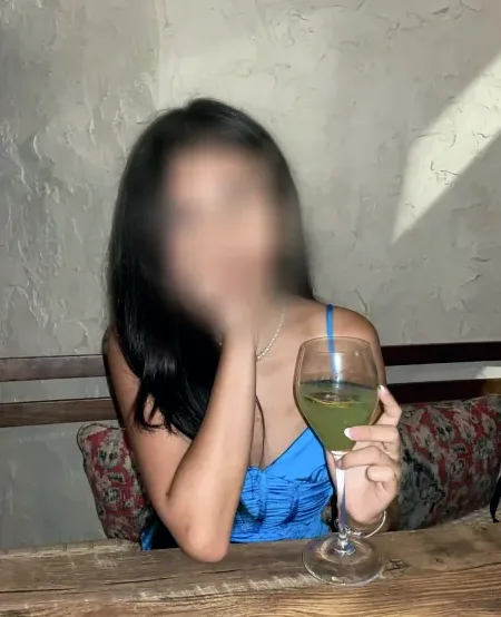 Elin, 19