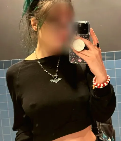 Esmee, 28