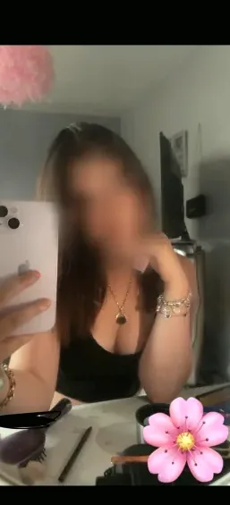 Isabella, 20