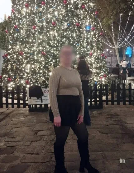 Lotte, 23