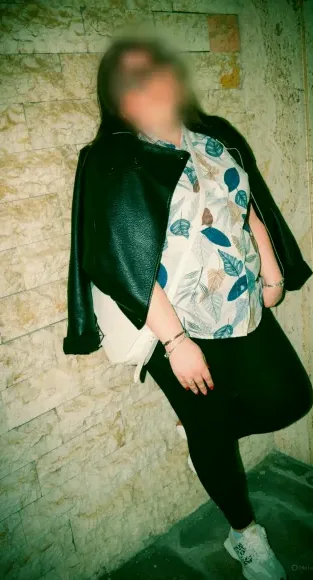 Naomi, 29