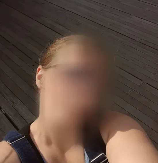 Nathalie, 32