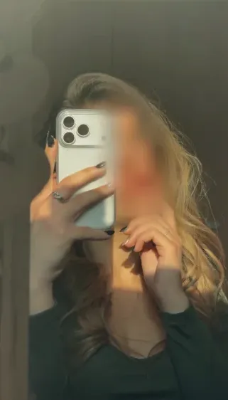 Olivia, 20