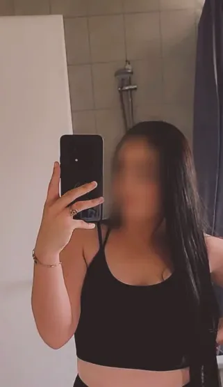 Sofia, 28