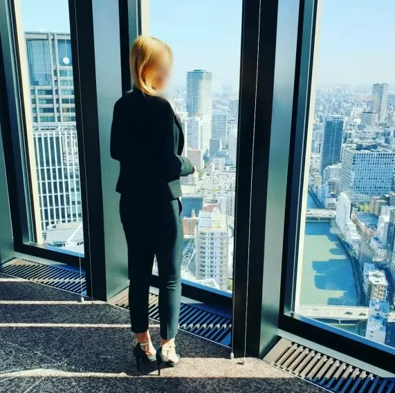 Yasmin, 32
